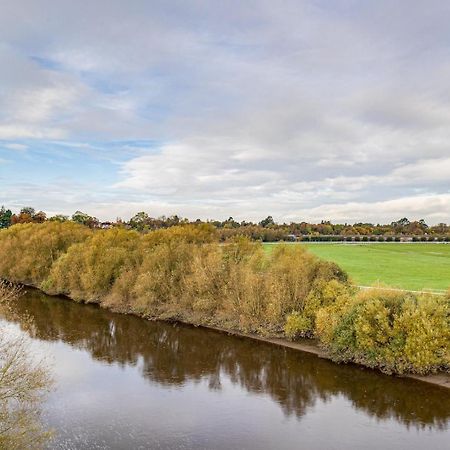 Gamul Place - Quiet City Centre Chester Bagian luar foto