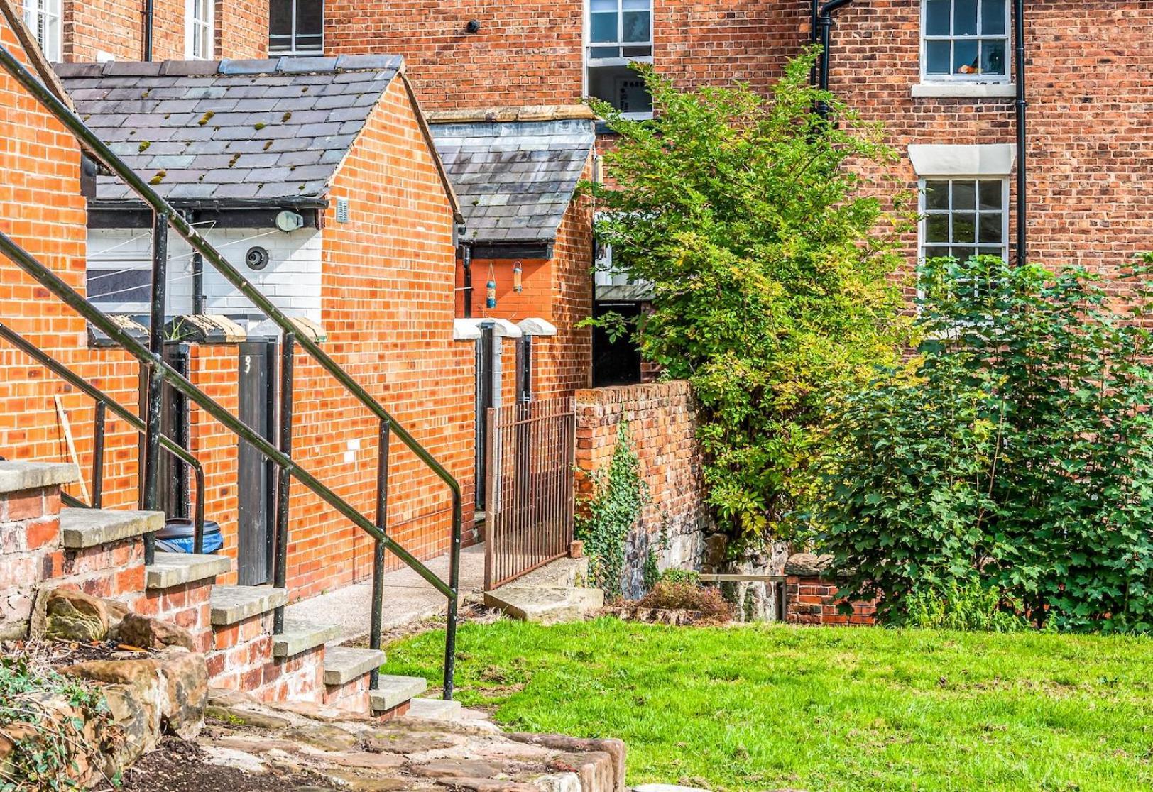 Gamul Place - Quiet City Centre Chester Bagian luar foto