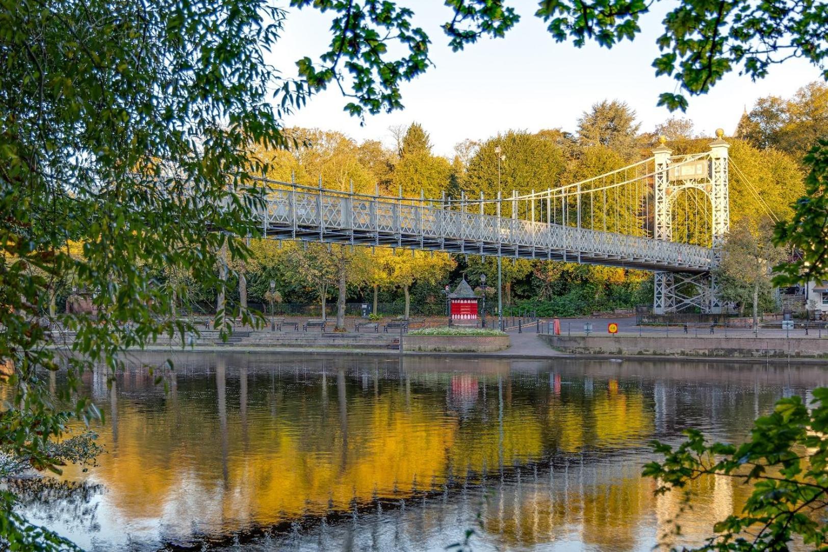 Gamul Place - Quiet City Centre Chester Bagian luar foto