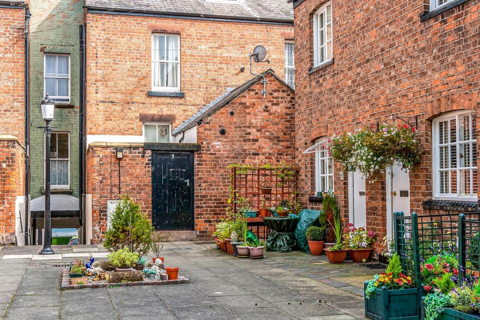 Gamul Place - Quiet City Centre Chester Bagian luar foto