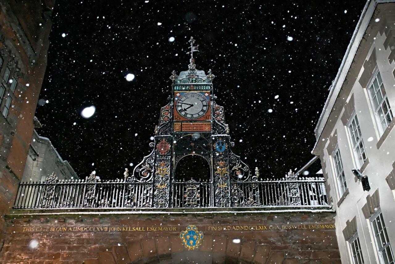 Gamul Place - Quiet City Centre Chester Bagian luar foto